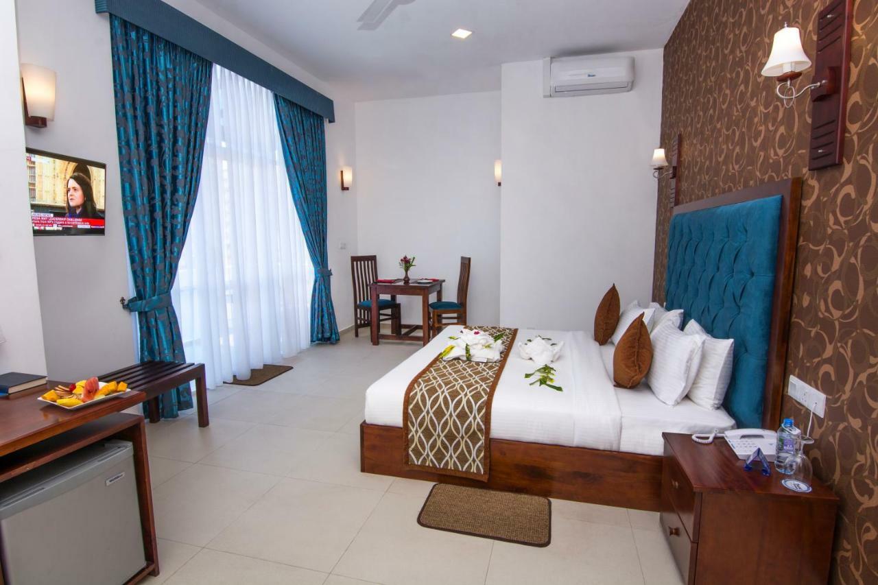 Mount Breeze Hotel Dehiwala-Mount Lavinia Eksteriør billede